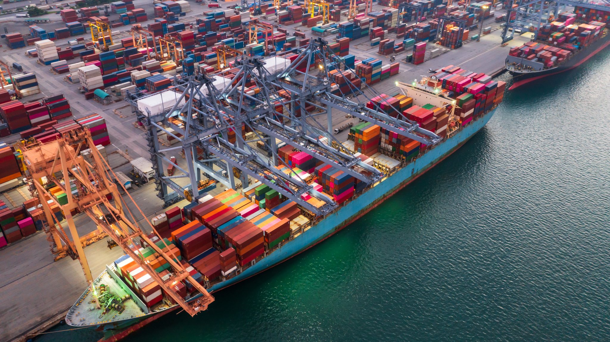 importar-pela-primeira-vez-china-fornecedores-container-2048x1151